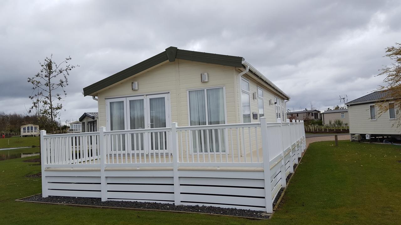 Luxury Lodge At Haggerston Castle Beal Exterior foto